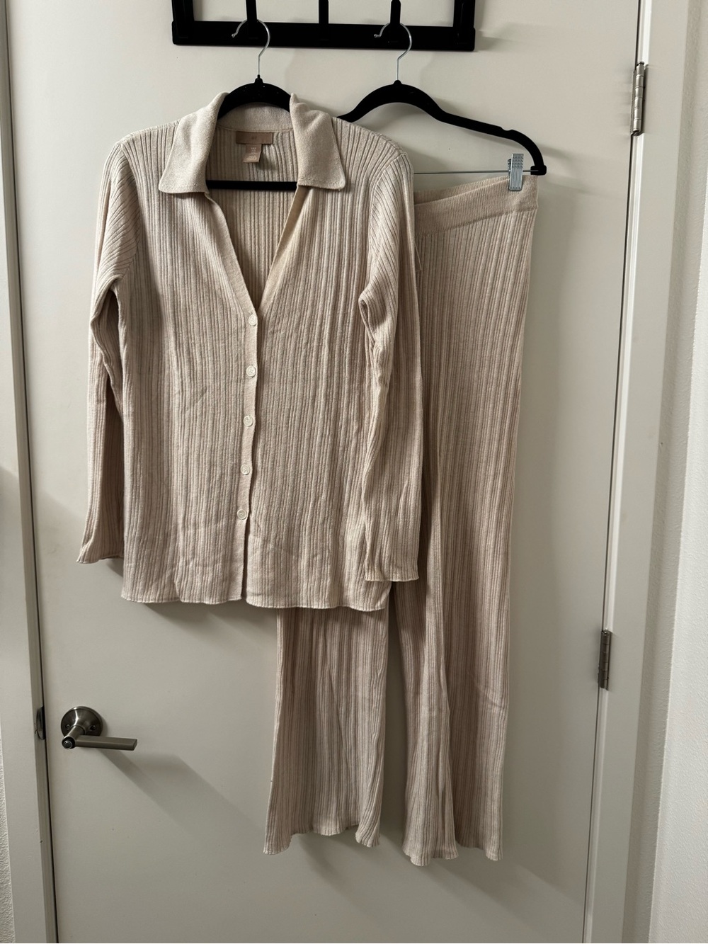 SET! H&M Women's Tan Ribbed Cardigan and Pants Set